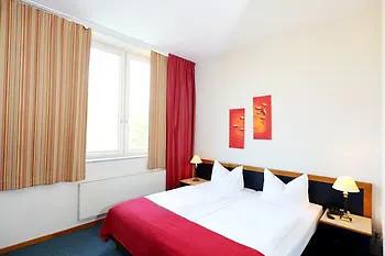H24 Hoteltow Hotel Teltow