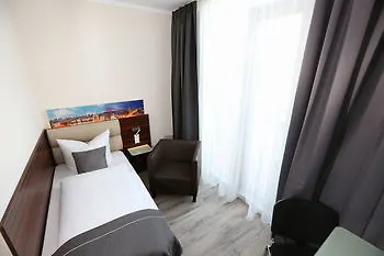 H24 Hoteltow 3* Teltow